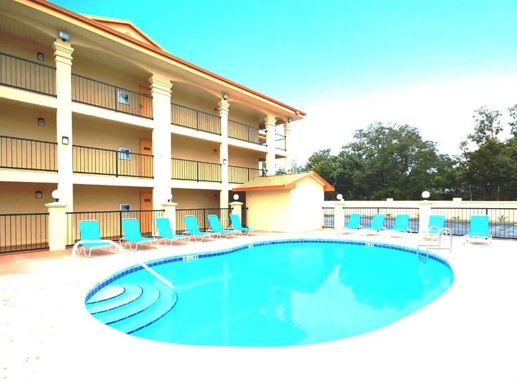 Fairway Inn