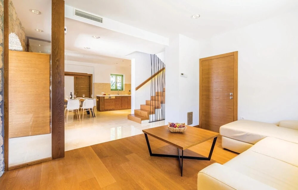 Beautiful Home In Malinska