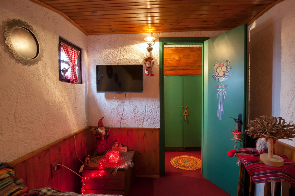 Dandy On The Hill Agoriani | Chalet Iris | Up to 6 people