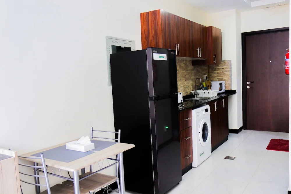 Studio Apartment in Knightbridge Court