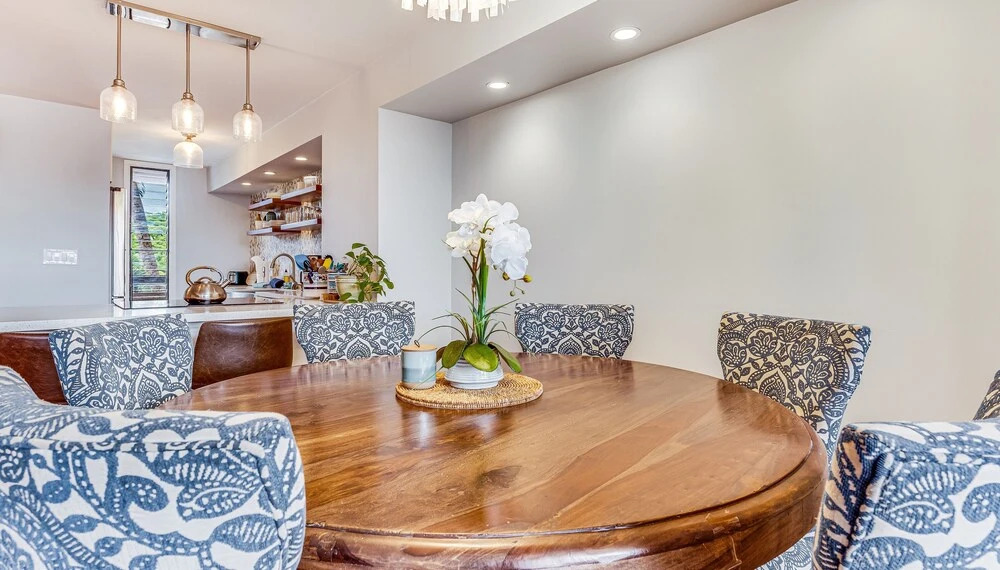 Hale O Kalani 2 Bedroom Condo by RedAwning