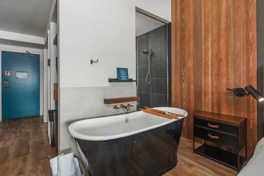 Headlands Coastal Lodge & Spa