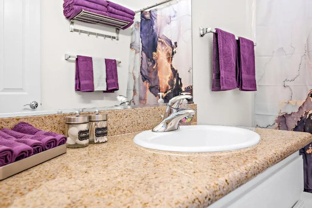 New Listing Luxurious Getaway Near Polo Fields home of Coachella, Stagecoach Sleeps 11 Pool,Parking, Golf, Spa, Coffee
