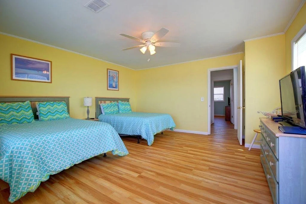4 Crabs By The Sea - 6 Br Home