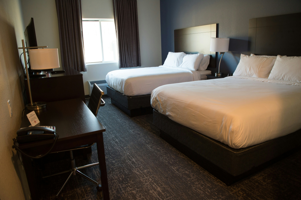 Cobblestone Inn & Suites - Forest City