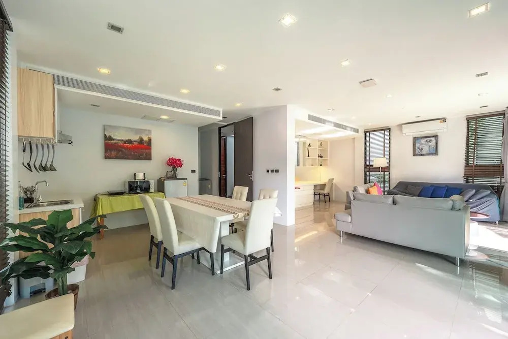 4BR Poolside 500m from Kata Beach V220