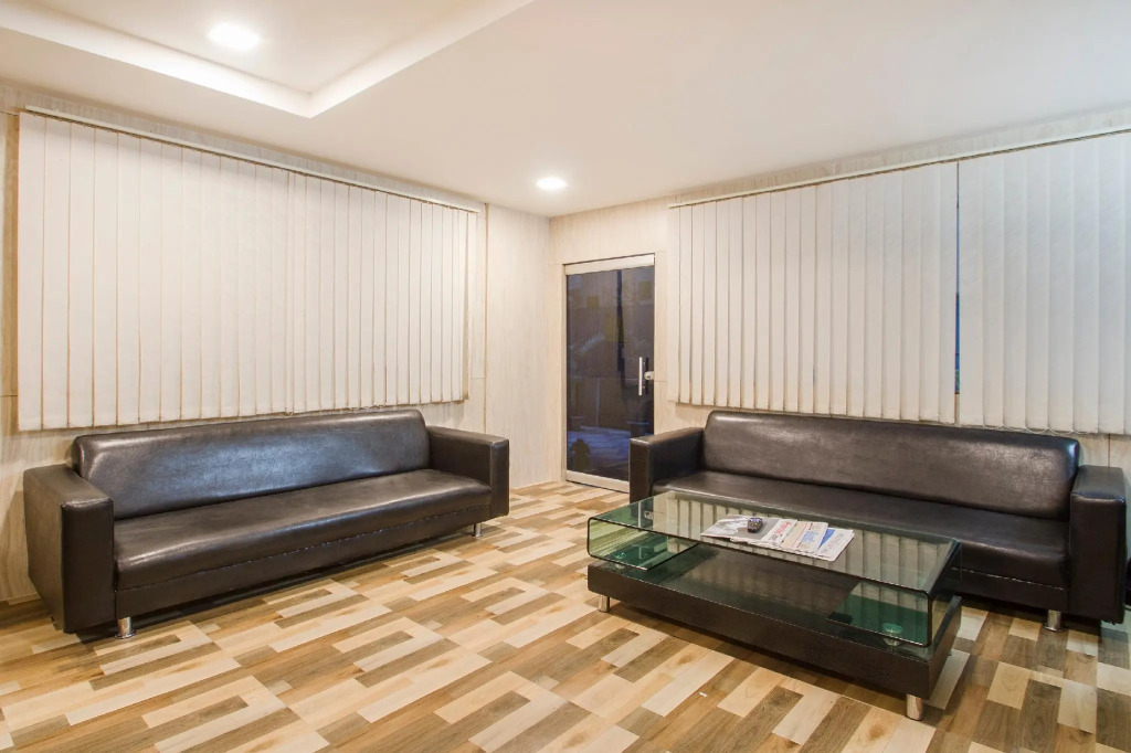 OYO 11400 The Down Town Suites
