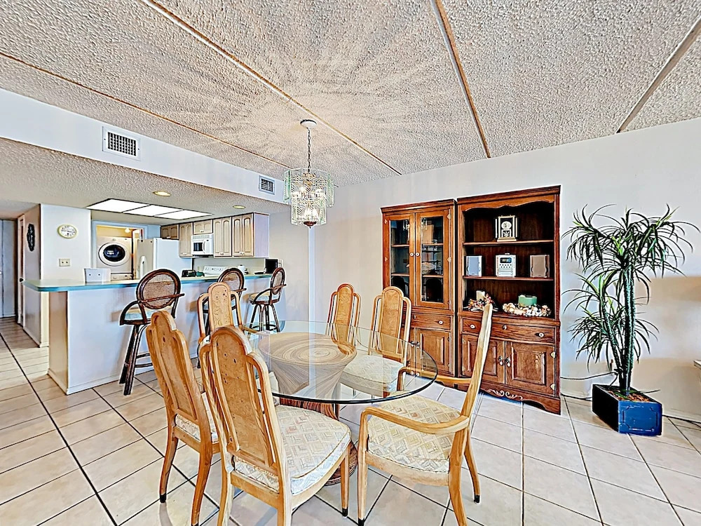 New Listing! Beautiful 8th-floor W/ Balcony 2 Bedroom Condo