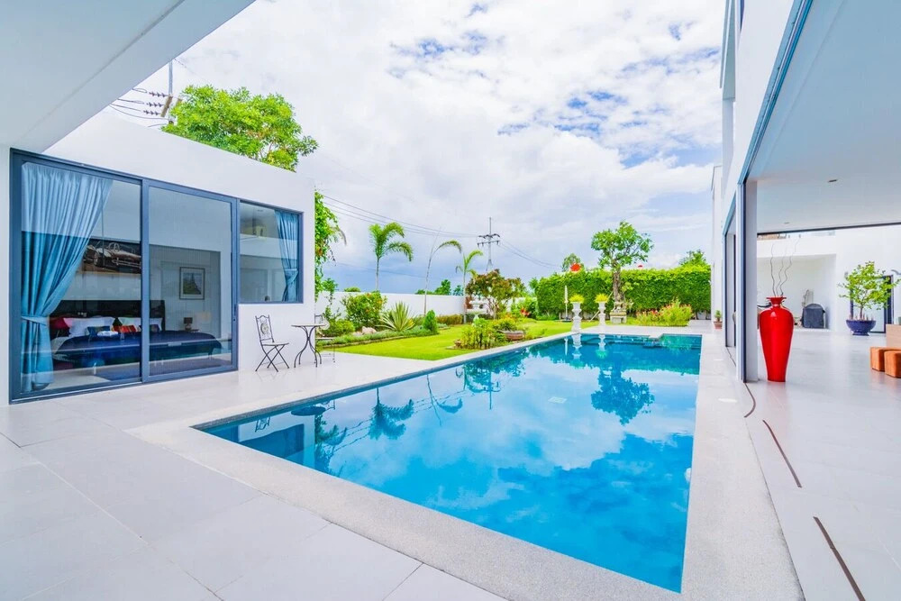 Modern 4 Bedroom Resort Pool Villa LL110
