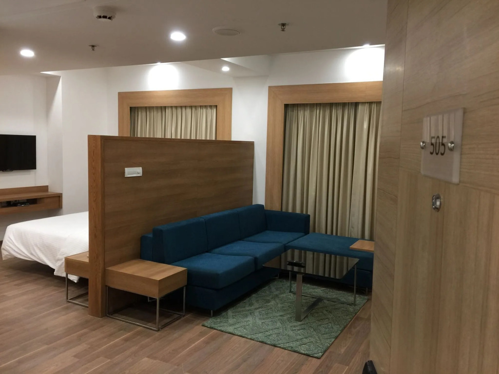Lemon Tree Hotel, Sector 60, Gurugram