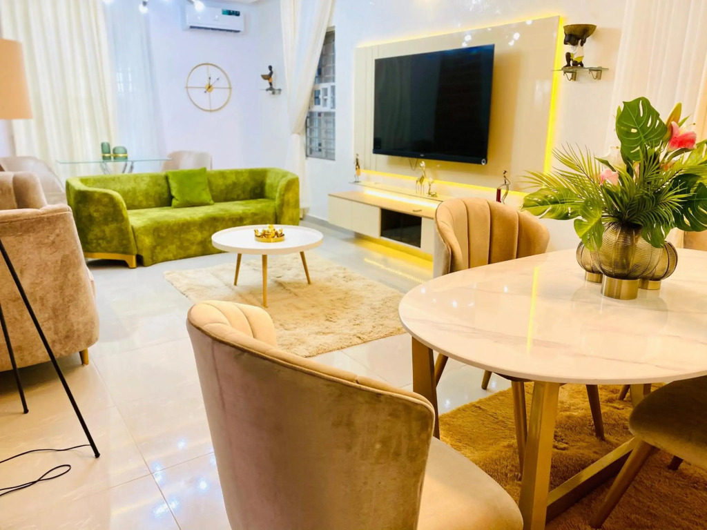 Shortlethomes - 5 Star Short let Apartment in Ikate