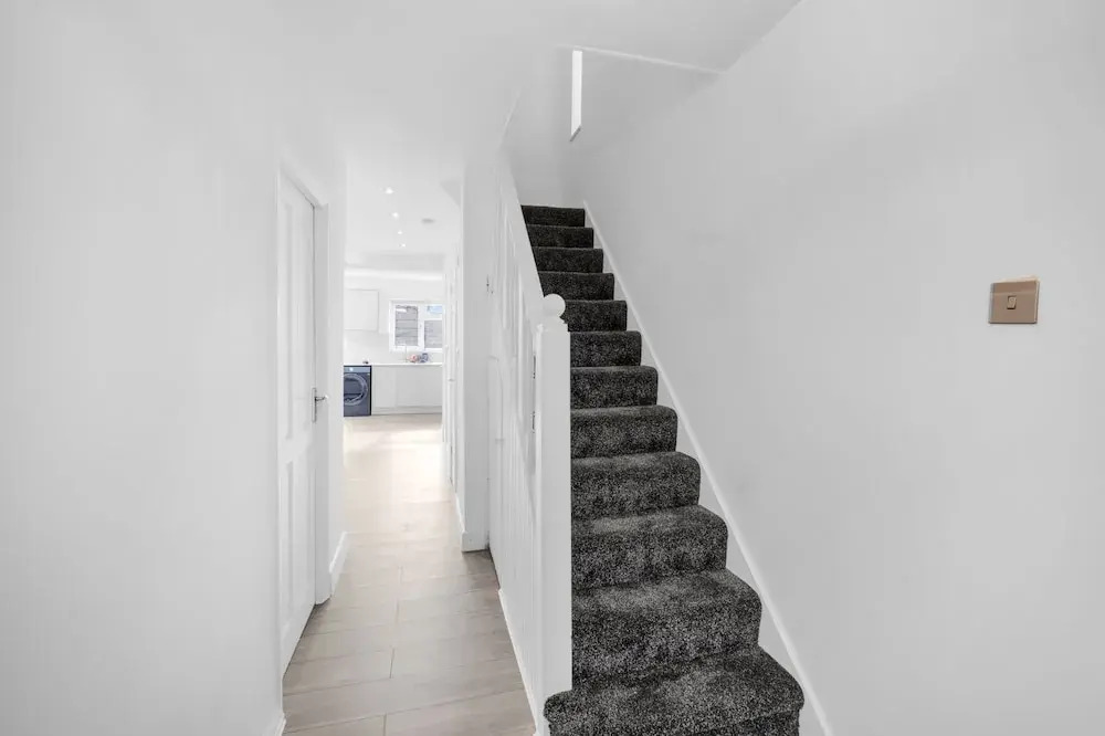 4 Bed - Sleeps 8 - Free Parking - Garden