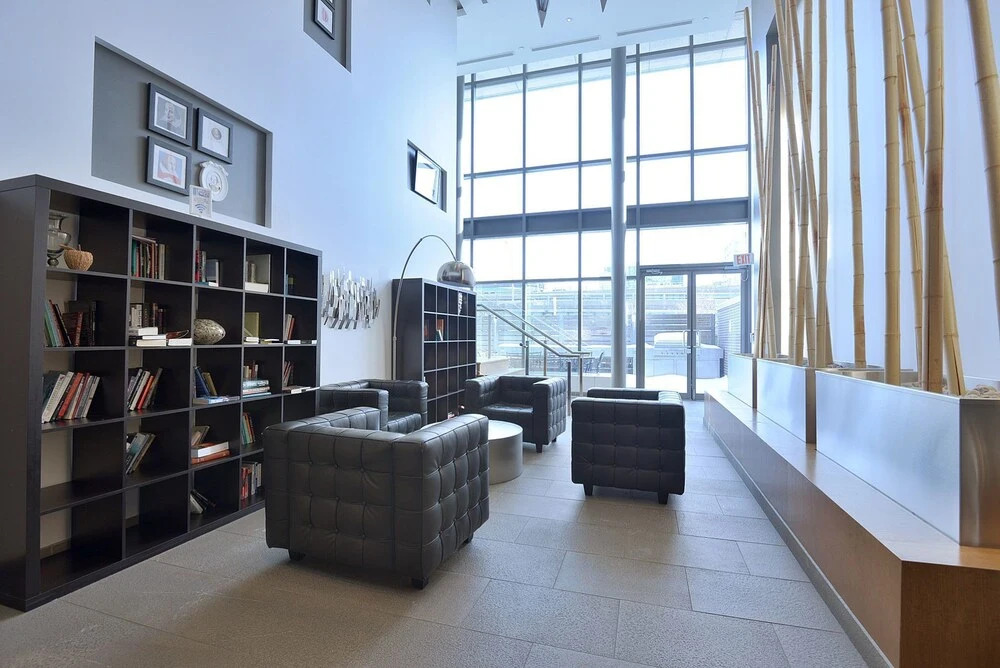 MiCasa Suites - Stylish Condo by CN Tower