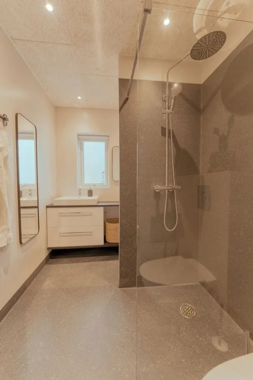 Charming Artistic Retreat | Panoramic View