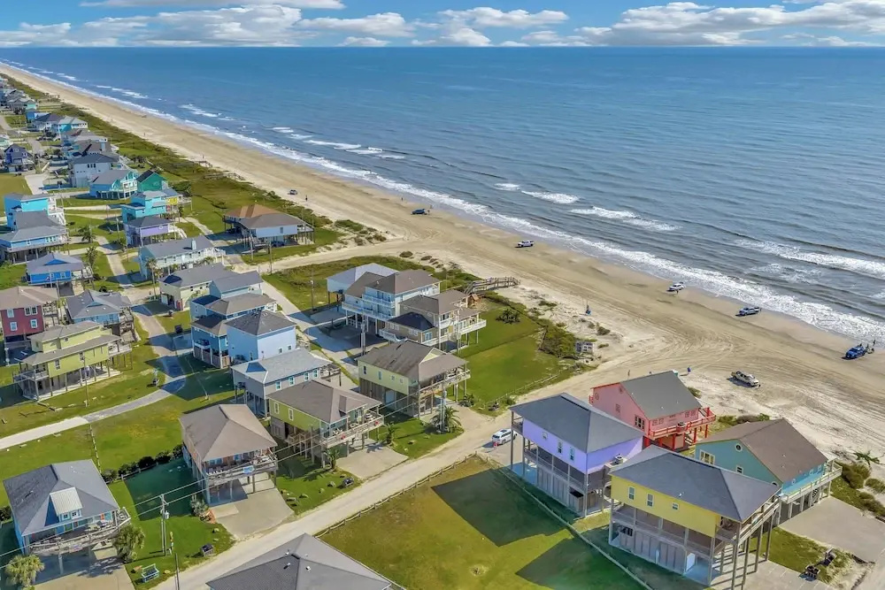 Steps to Shore! just Beachy Home w/ Deck + Views