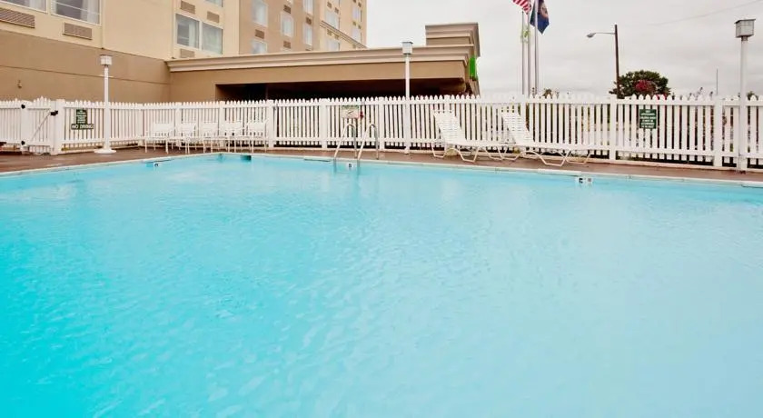 Holiday Inn I 64 West End