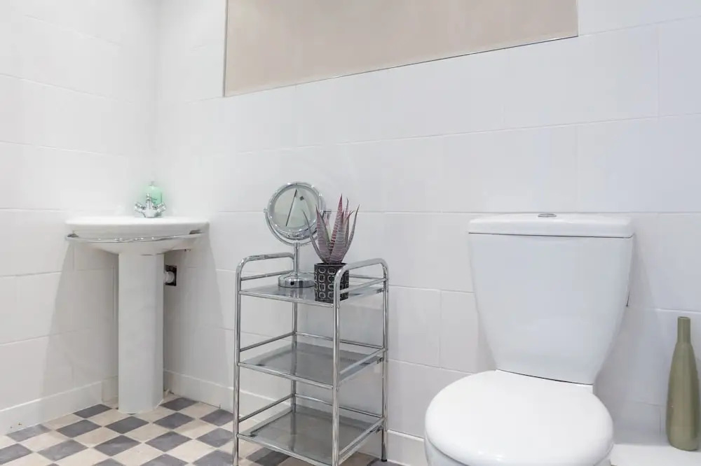Eagleton Residence - Donnini Apartments
