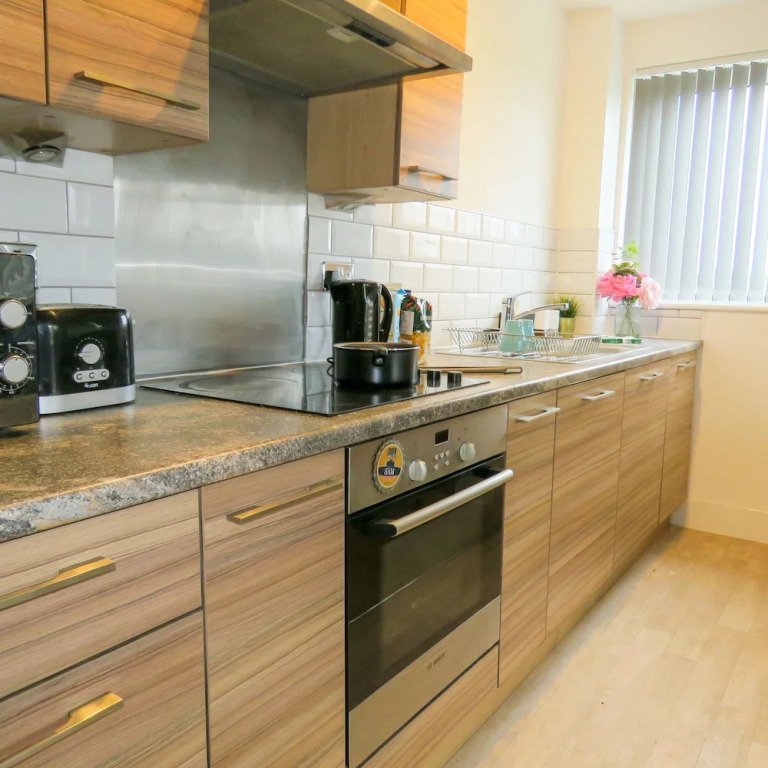 Tudors eSuites Two Bedroom & Balcony
