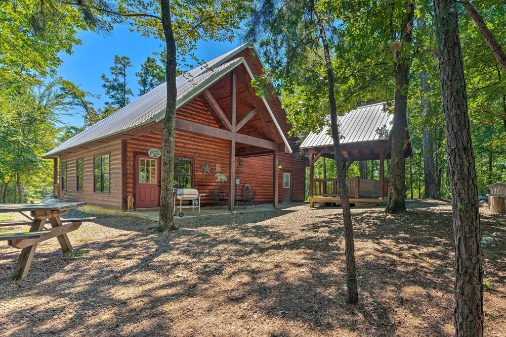 Swim, Hike & Unwind: Dual-cabin Gem in Broken Bow