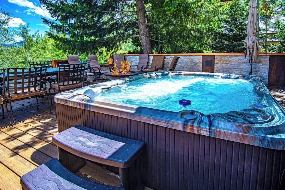 Corrock Style - Luxury Hot Tub Home Near Ski Lifts & Downtown Ketchum