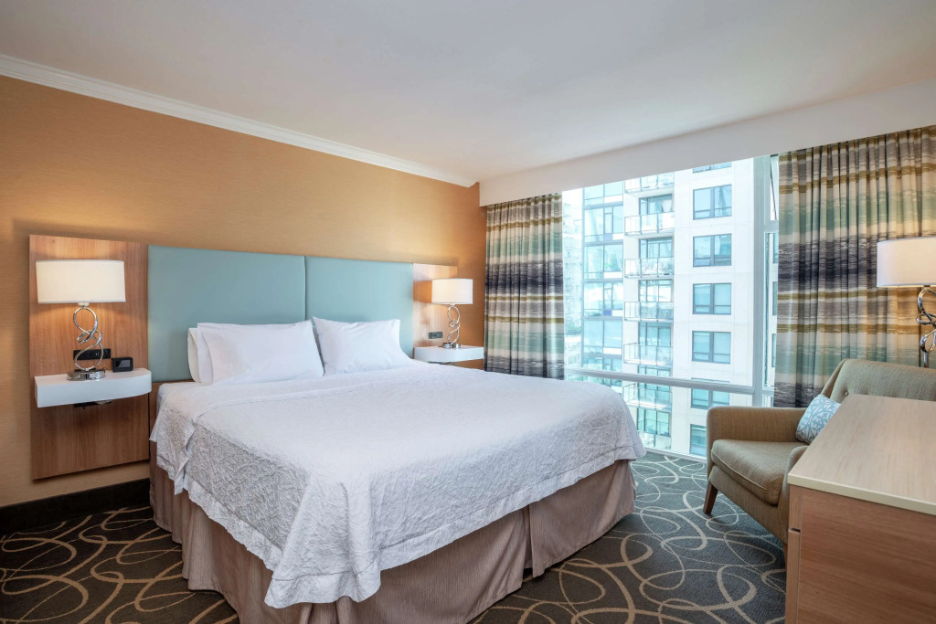 Hampton Inn & Suites, by Hilton - Vancouver Downtown