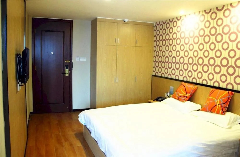 Luoyuan Spring Business Hotel
