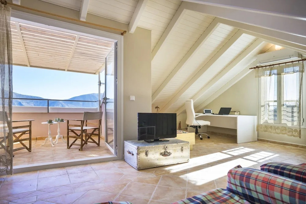 Villa Serenity Sleeps 9
