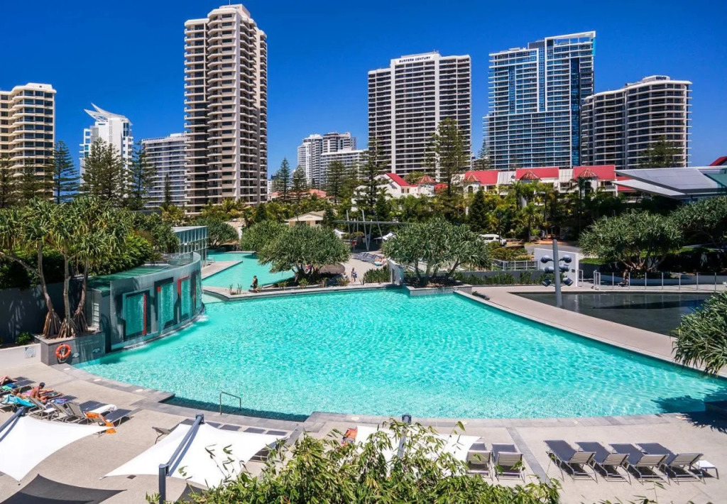 Q1 Resort & Spa - Official
