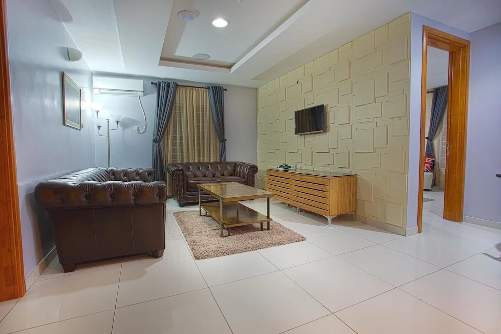 H21 Apartments & Lounge