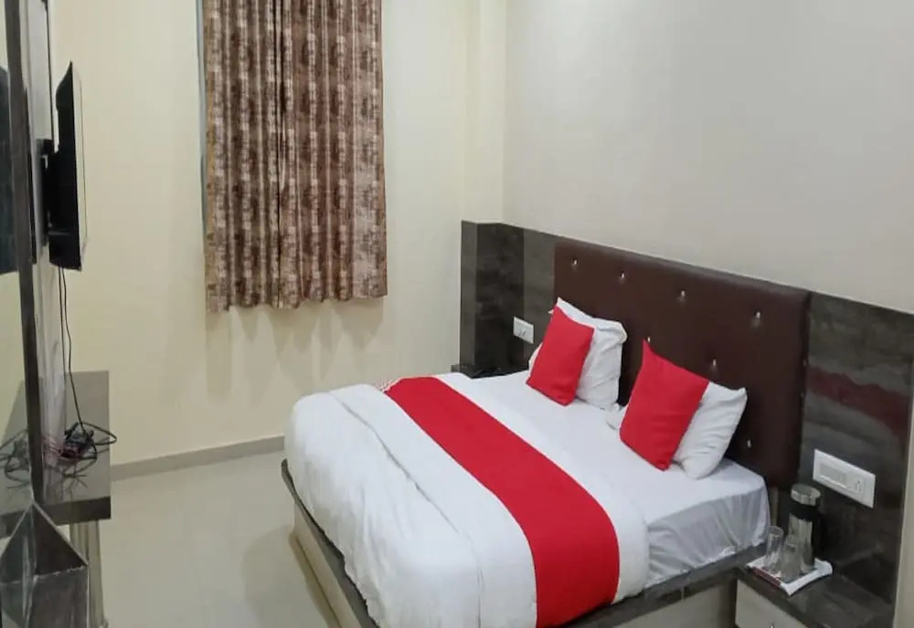 Hotel The Grand
