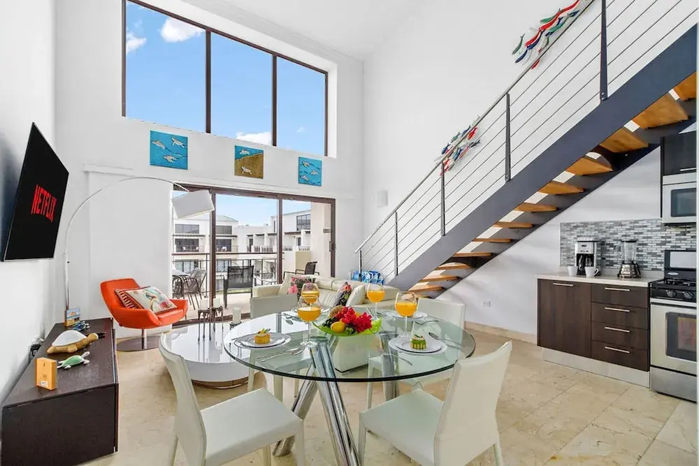 2BR 2BA Duplex w Amazing Views Pool Amenities