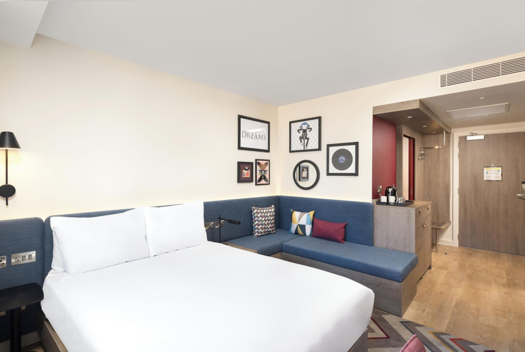 City Hotel