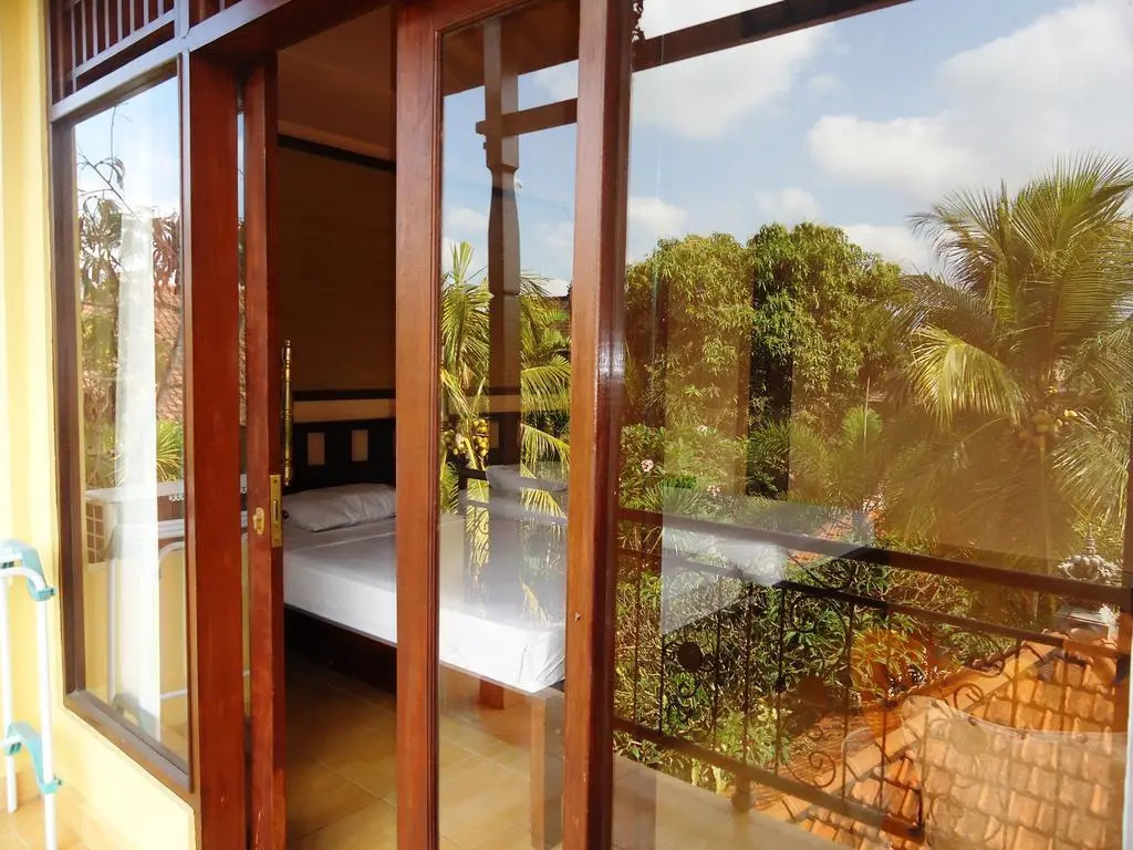 Wahyu Bungalow And Restaurant