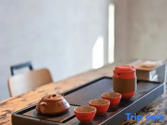 Xushe·Luxury Industrial Style Homestay (Shanghai Pudong New Area Lingang Shanyuan Store)