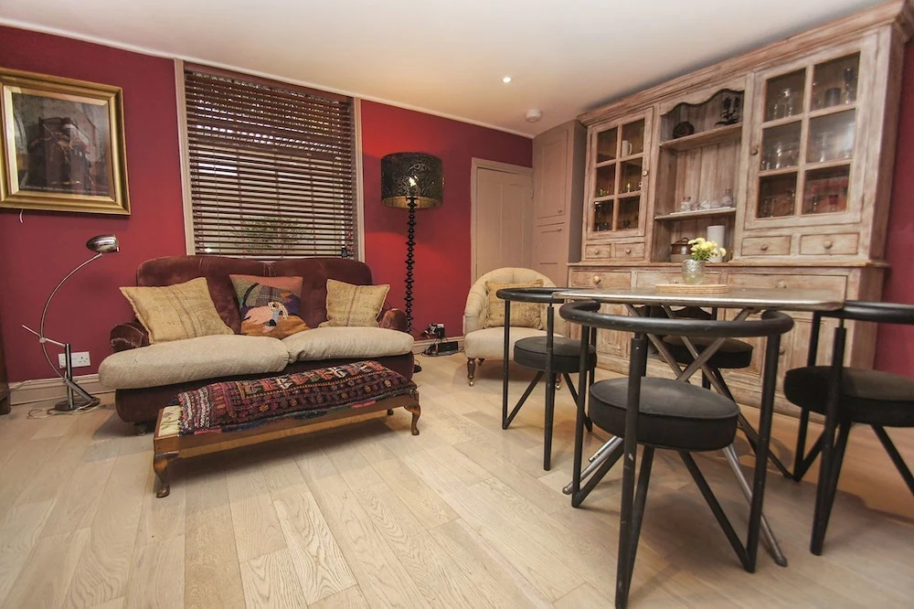 Pelham Boutique House