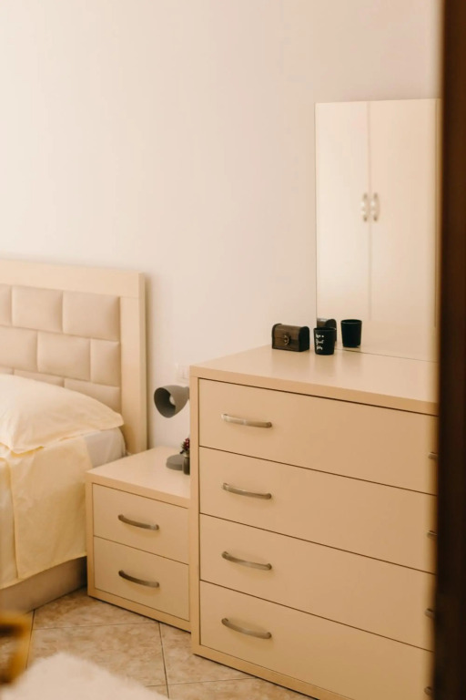 Rs place 1-bedroom apartment with free parking