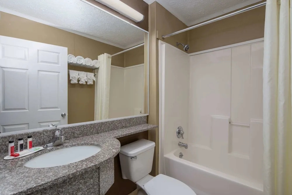 Microtel Inn & Suites by Wyndham Columbia Fort Jackson N
