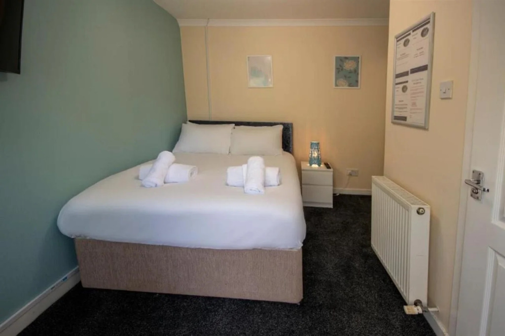 Irvine Riverside Guesthouse