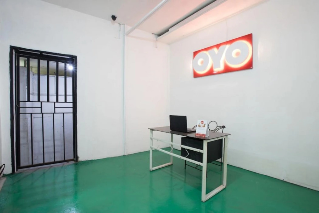 OYO 298 Gemilang Guesthouse Near Siloam Hospitals Kelapa Dua