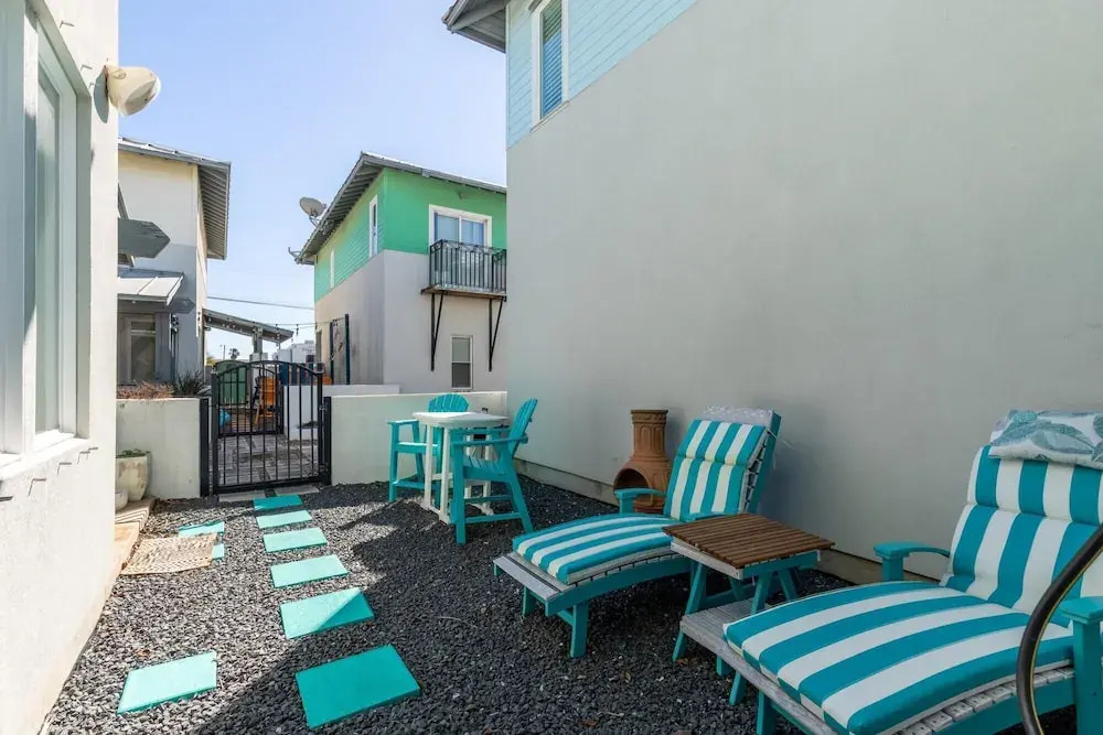 The Mermaid Inn - 4BR in Heart of Downtown Port A