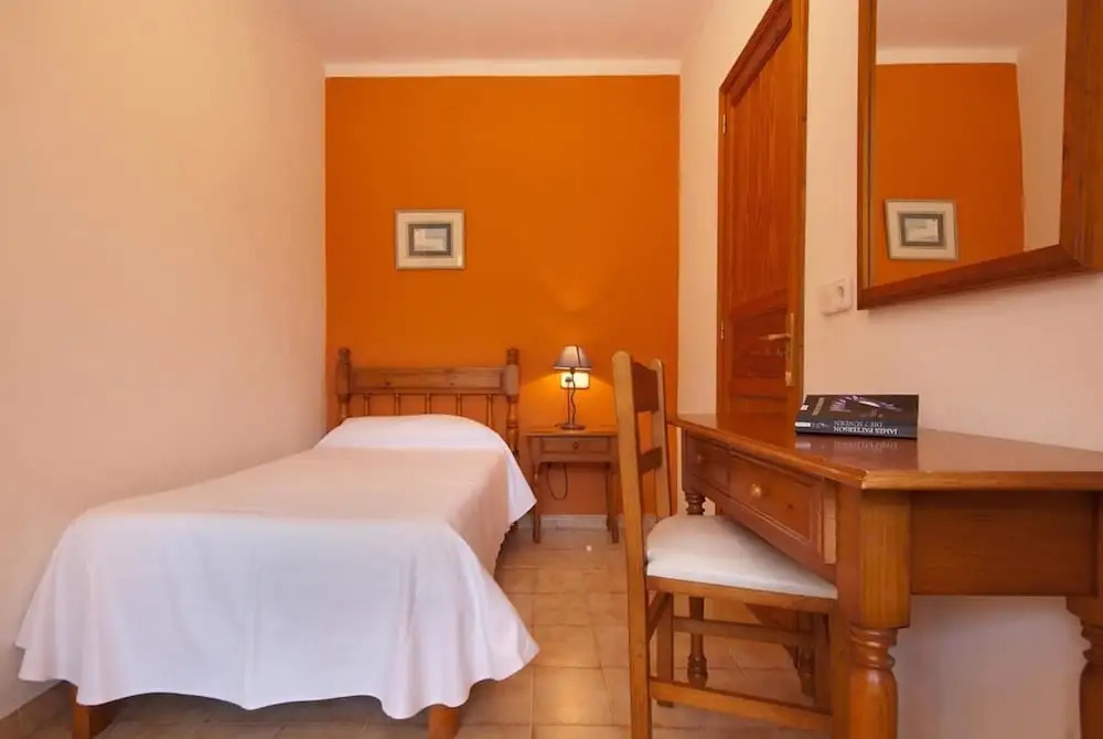 Apartment - 2 Bedrooms with Pool and WiFi - 103218