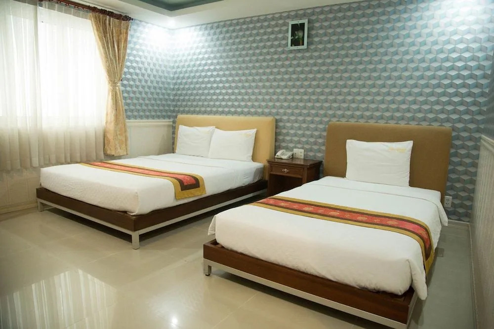 Golden Plus Hotel