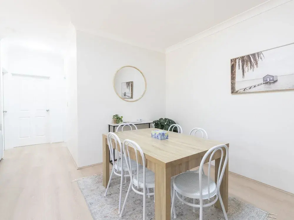 Kozyguru | Homebush West | 3-Beds Apt With Parking