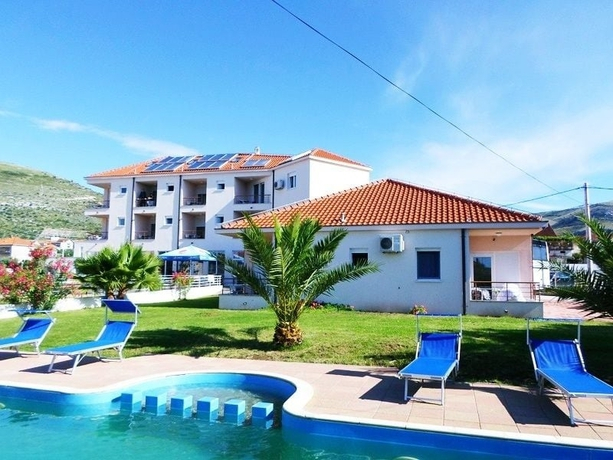 Apartments Porto Samaria