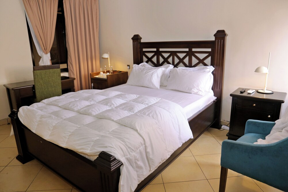 Village Courtyard Hotel