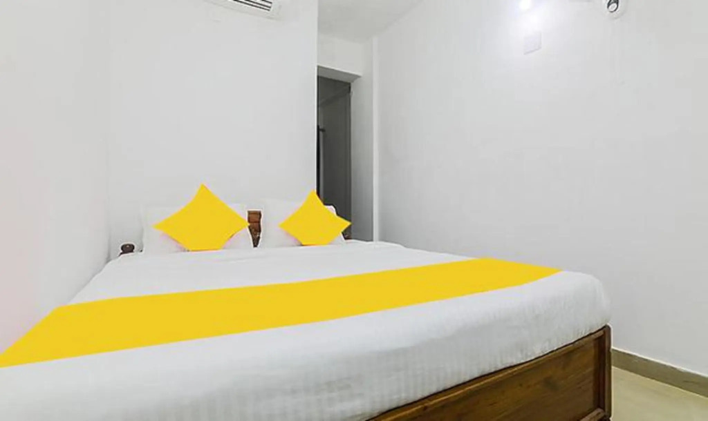 Around Stays-Rising Hills, Tapovan