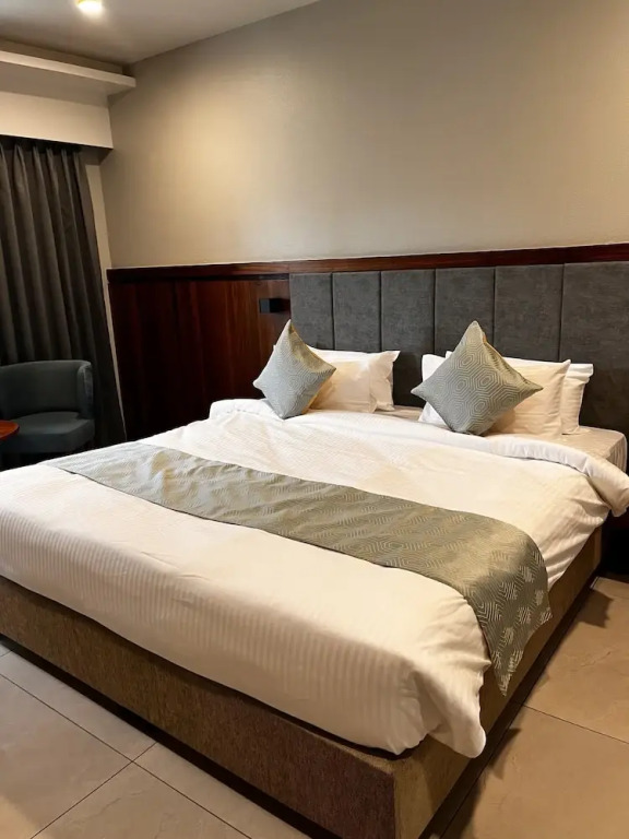 The Qubice Hotel, Kolhapur