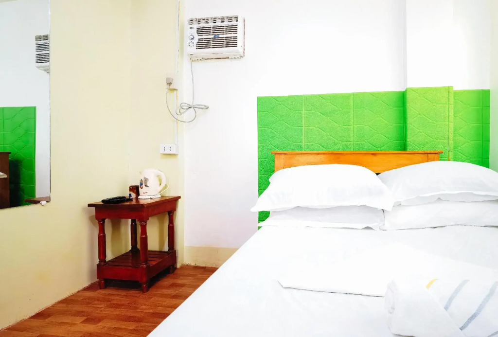 RedDoorz at D128 Lodge Cagayan Valley