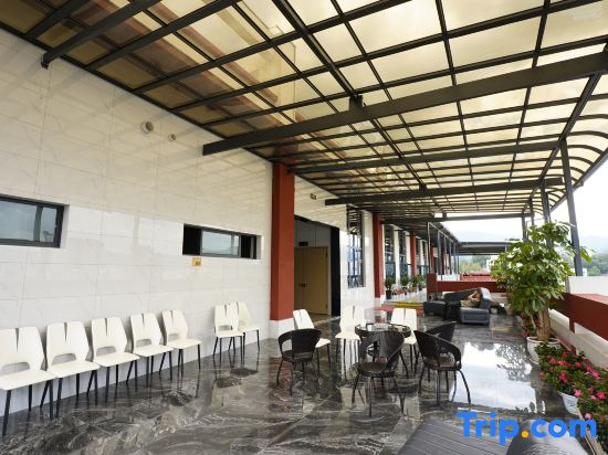 Qifeng Hotel