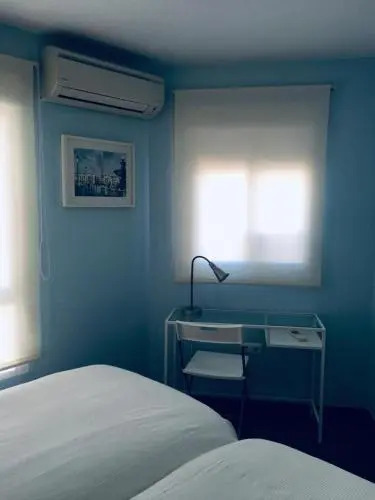 Apartamento Cantabrico junto a la playa y al Hospital Puerta del Mar